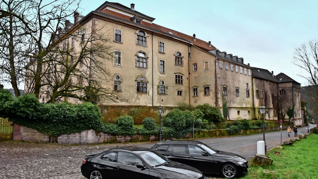 Investor verärgert Baden-Baden: Investor hält Neues Schloss  im Dauerschlaf