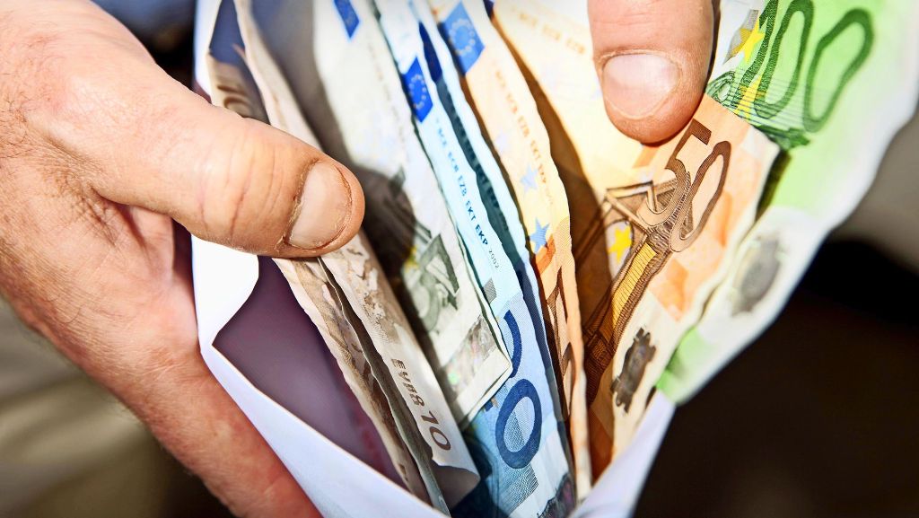 Urteil des Amtsgericht Ludwigsburg: Postler stiehlt Geld aus zahlreichen Briefen