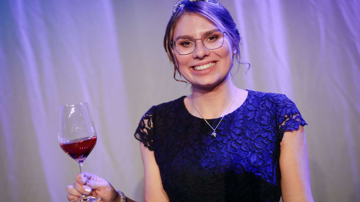 Weinkönigin von Württemberg: Wegen Corona – Tamara Elbl bleibt  ein Jahr länger im Amt