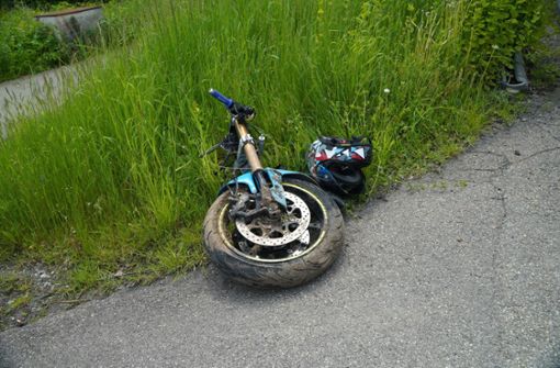 Am Samstagmittag gegen 11:30 Uhr verletzte sich ein  Motorradfahrer schwer bei Steinenbronn. Foto: SDMG/Dettenmeyer
