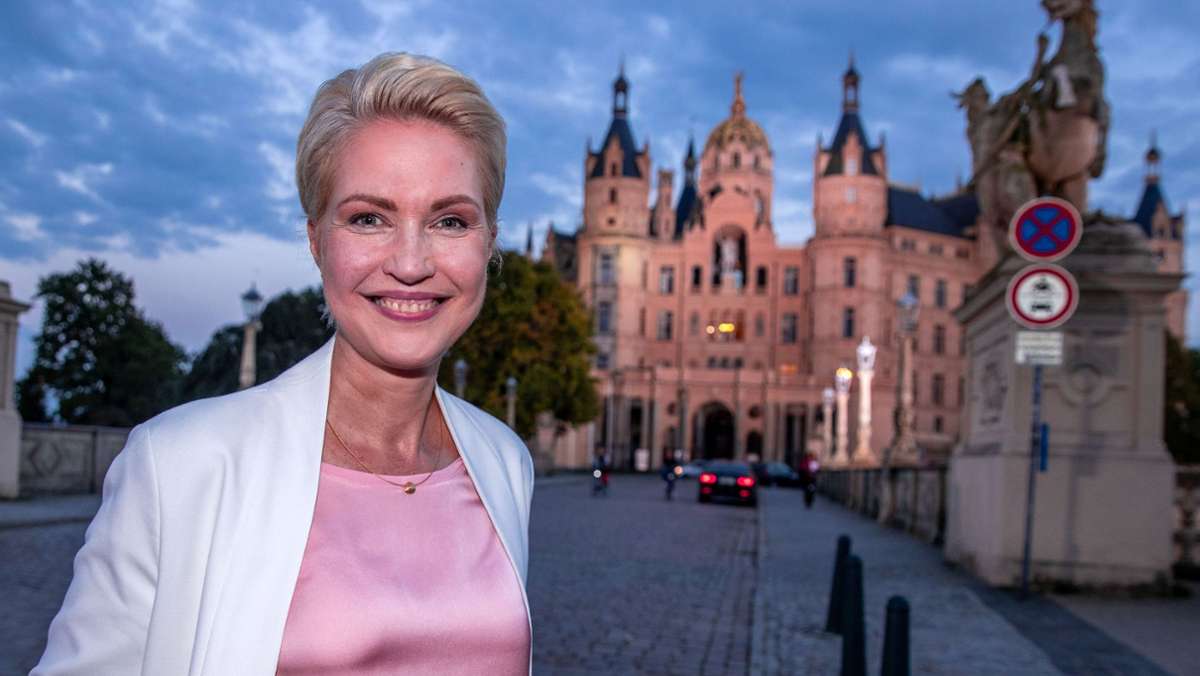  Die SPD in Mecklenburg-Vorpommern will mit der Linkspartei Koalitionsverhandlungen aufnehmen. Das teilte die SPD-Landesvorsitzende Manuela Schwesig am Mittwochabend nach mit. 