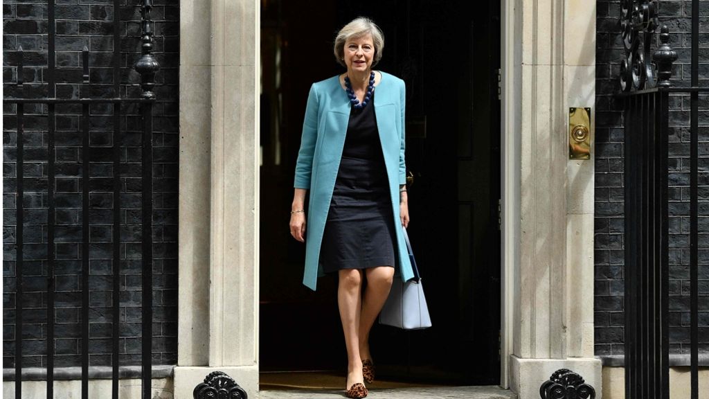 Nach Brexit-Votum: Innenministerin May bewirbt sich um Camerons Nachfolge