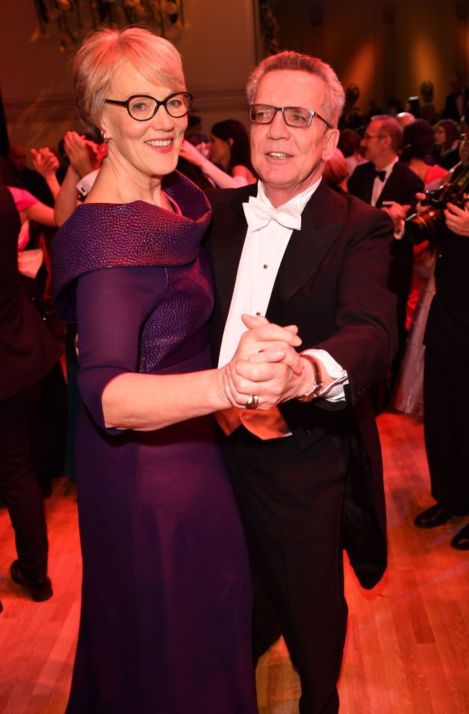 Innenminister Thomas de Maiziere (CDU) und seine Frau Martina schwingen das Tanzbein.
