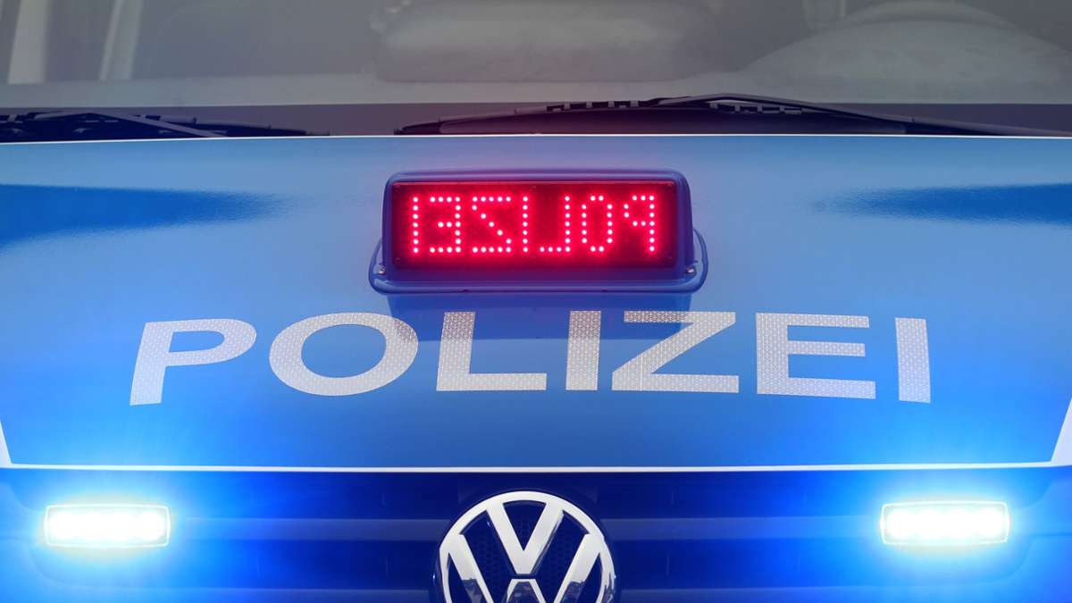 Vorfall in Schweinfurt: Frau wirft Mauersteine auf Auto und Haus ihres Ex-Freunds