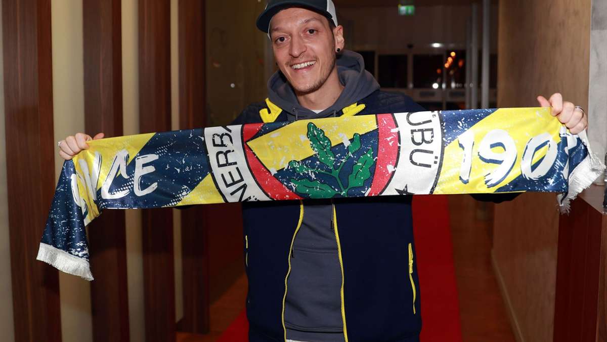  Lange wurde darüber spekuliert, nun ist es offiziell: Mesut Özil wechselt zu Fenerbahce Istanbul. Das gab der türkische Traditionsverein an diesem Sonntag bekannt. 