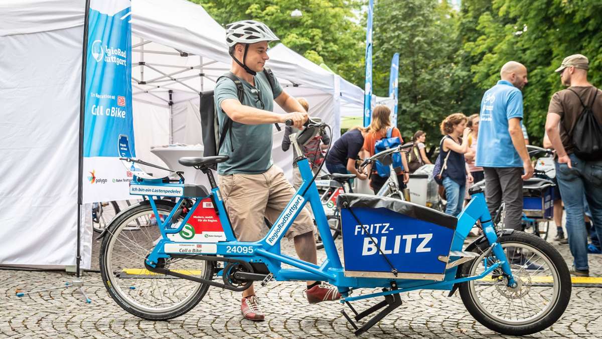 Mobilitätstage in Böblingen: E-Lastenräder und E-Autos auf dem Elbenplatz