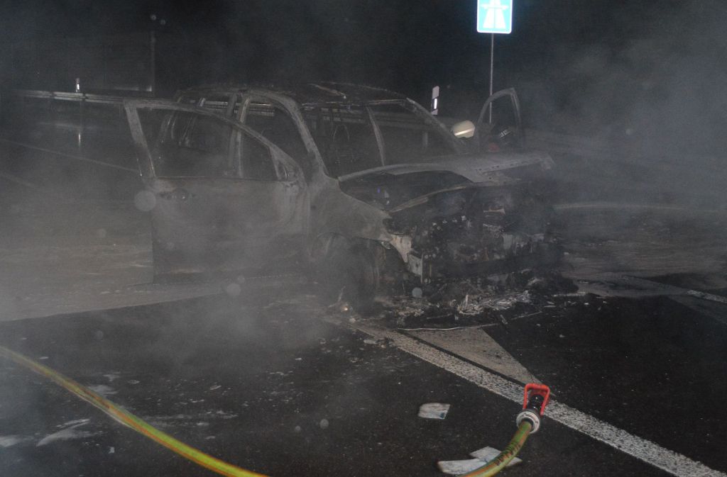 Der Mazda ist komplett ausgebrannt. Foto: SDMG