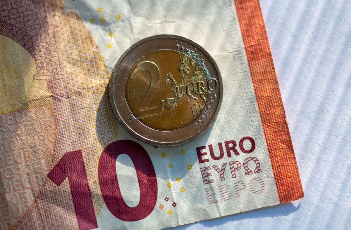 Zum 1. Oktober 2022 soll der gesetzliche Mindestlohn in Deutschland auf zwölf Euro steigen (Symbolbild). Foto: dpa/Fernando Gutierrez-Juarez
