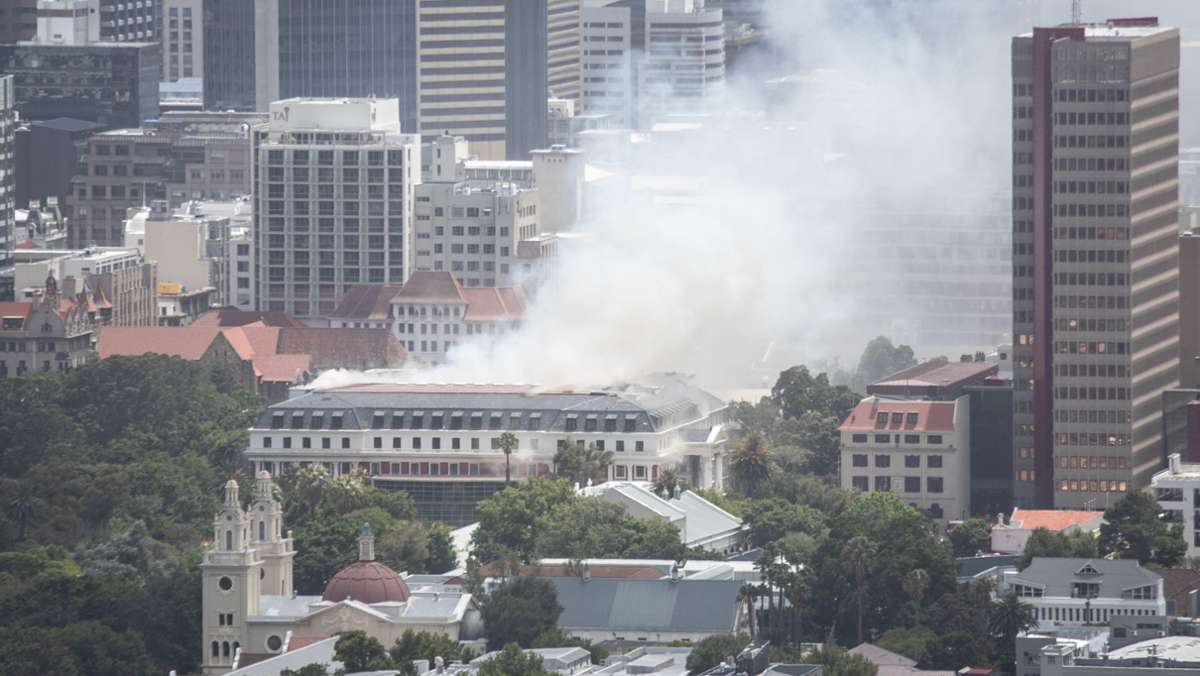 Brand in Kapstadt: Südafrikas Nationalversammlung durch Feuer komplett zerstört