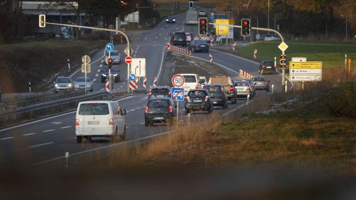  Der künftige Stuttgarter OB moniert Verzögerungen beim Ausbau der Bundesstraße nach Backnang – und macht sich für eine mögliche Lösung der Probleme stark. 