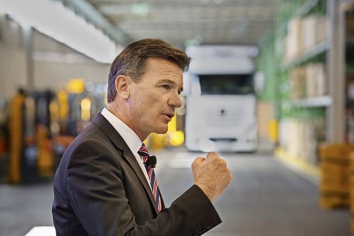 Daimler setzt schwere Lastwagen unter Strom