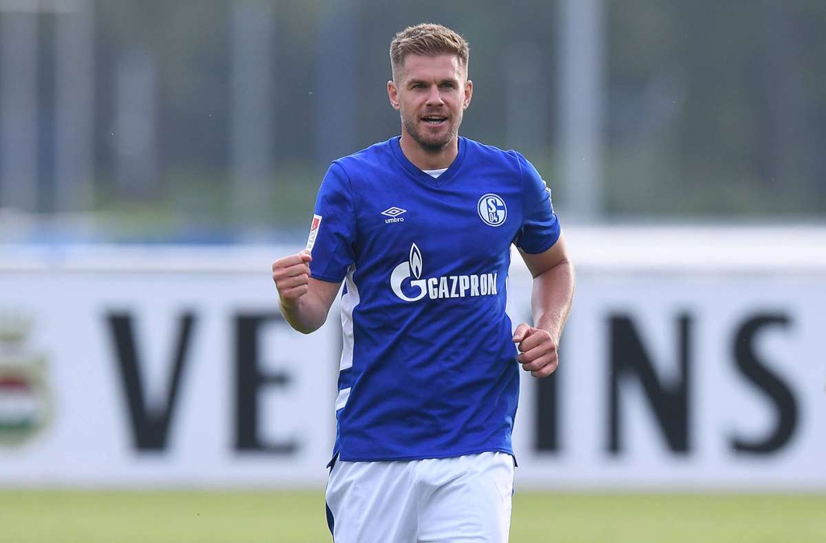 In der Saison 2016/17 schoss Simon Terodde den VfB zum Aufstieg. Nun soll er das auch beim FC Schalke 04 schaffen.