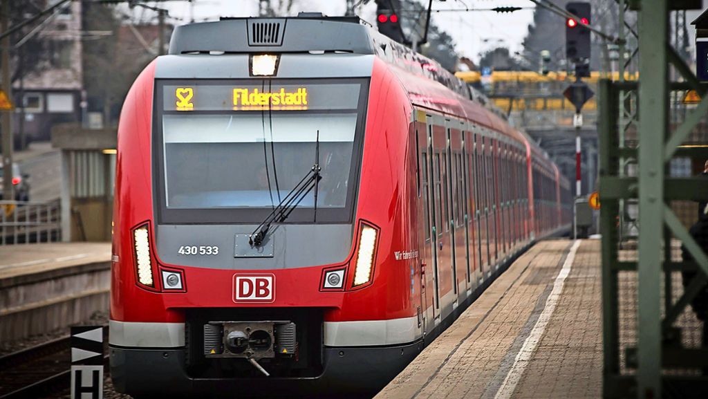 17-Jähriger verliert Bein in Stuttgart-Rohr: Schlimmer S-Bahn-Unfall wirft weiterhin Fragen  auf
