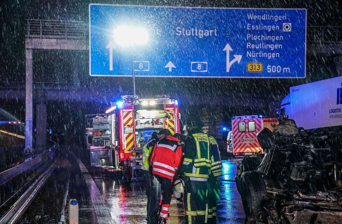 Der Unfall ereignete sich am freitagabend bei Wendlingen.