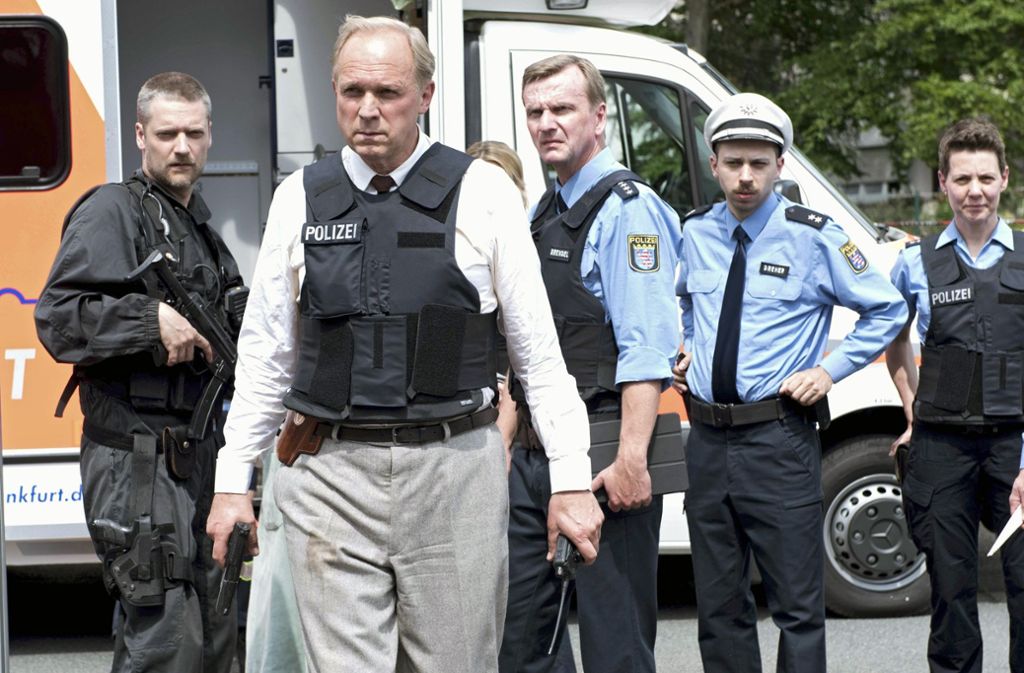 Der Chef wir gehen (von li.): SEK-Mann Backhaus (Felix Schönfuss), Felix Murot (Ulrich Tukur), Polizist Brendel (Jörg Bundschuh) und Polizist Dreher (Tom Lass).