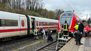 Unfall zwischen ICE und Regionalzug – mehrere Verletzte