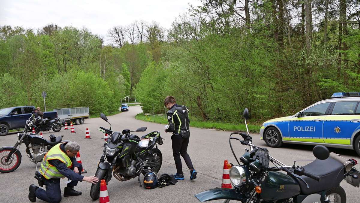 Motorradkontrolle bei Nürtingen: Freundliche Polizisten, einsichtige Biker