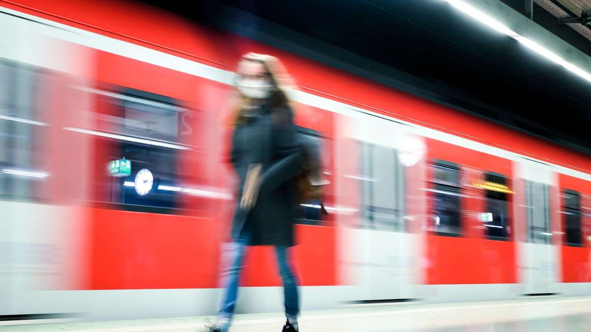 Verkehrsverbund Stuttgart: So fahren Busse und Bahnen an den Feiertagen