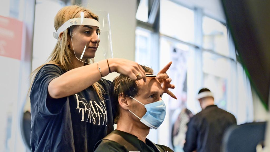 Coronakrise: Salons starten: Die Friseure werden überrannt
