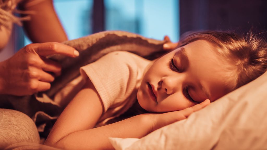 Wann sollten Kinder ins Bett gehen?