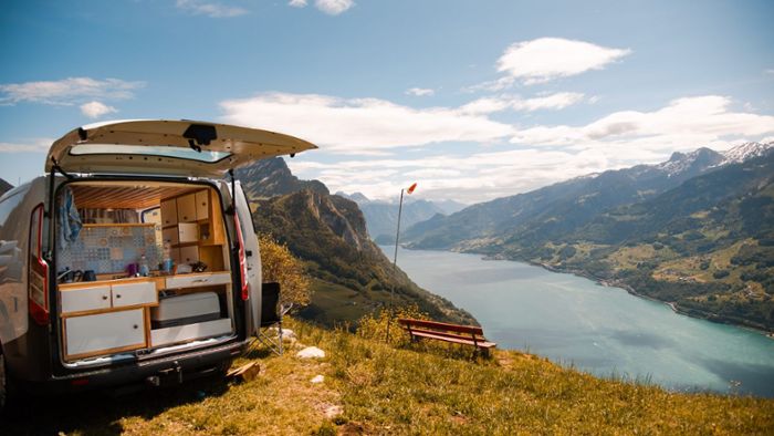 Beim Camping in der Schweiz erwartet Urlauber meist eine beeindruckende Aussicht