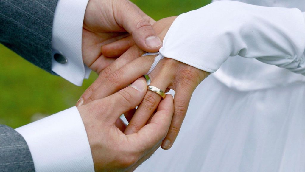 Coronavirus  in Stuttgart: Heiraten ist nur noch ohne Gäste möglich