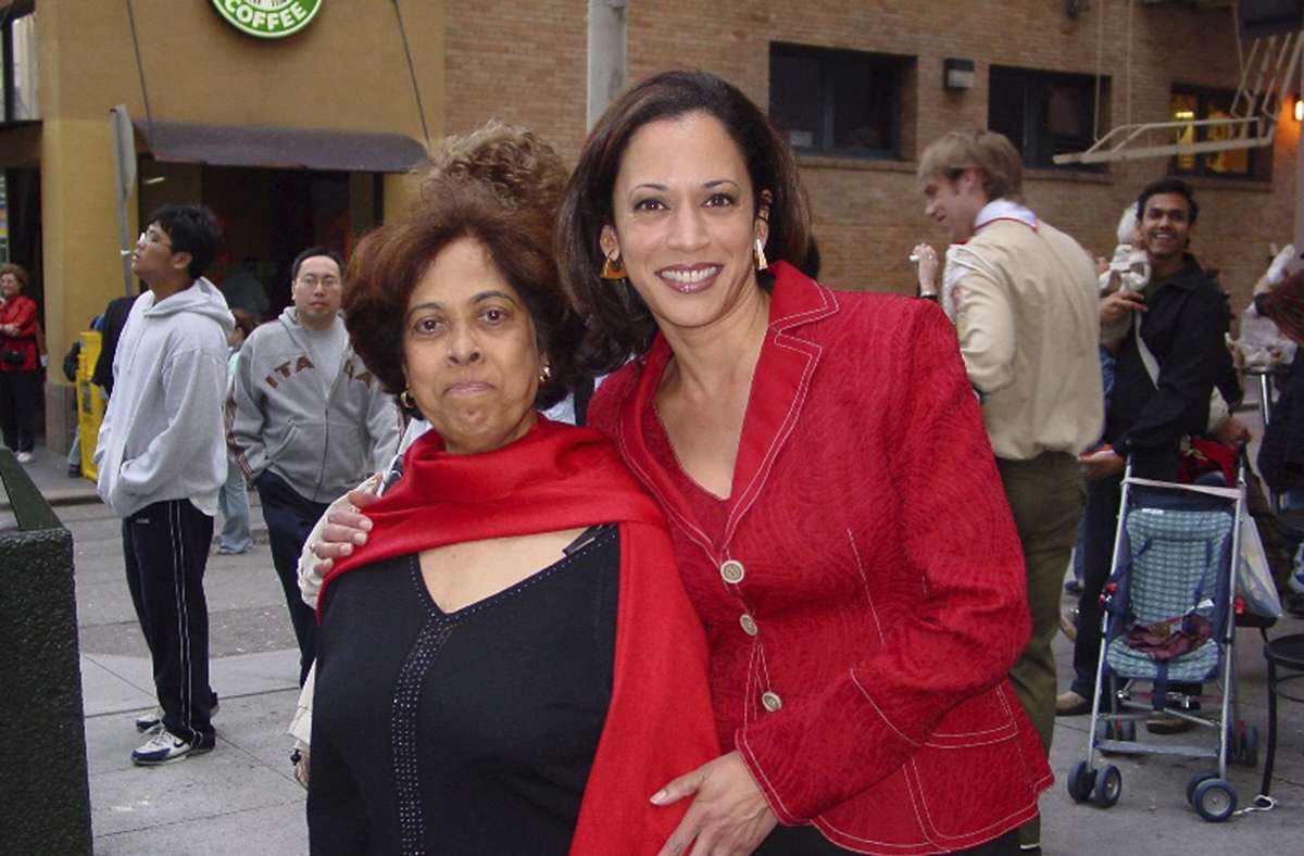 2007 entstand dieses Foto von Kamala Harris mit ihrer Mutter Shymala.