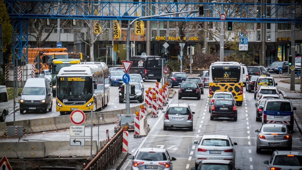 Stuttgarter Neckartor: Land setzt für bessere Luft auf Busspur