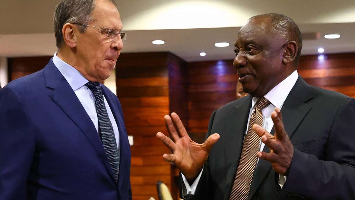 Südafrika liefert Waffen an Russland: Waffen für Putins Angriffskrieg?