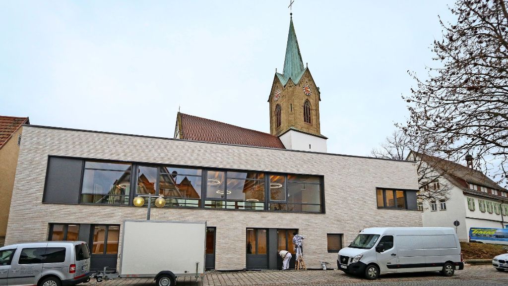 Petruskirche in Renningen: Die erste Feier unter dem neuen Dach
