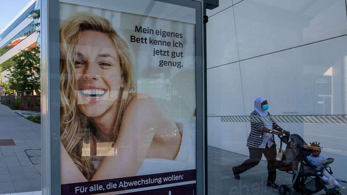  Die Gleichstellungsbeauftragte Ursula Matschke strebt neue Verträge an, die auch Werbeinhalte der Kontrolle unterwerfen. Stuttgart ist bundesweit die erste Kommune, die mit diesem Anliegen an die Kreativwirtschaft herantritt. 