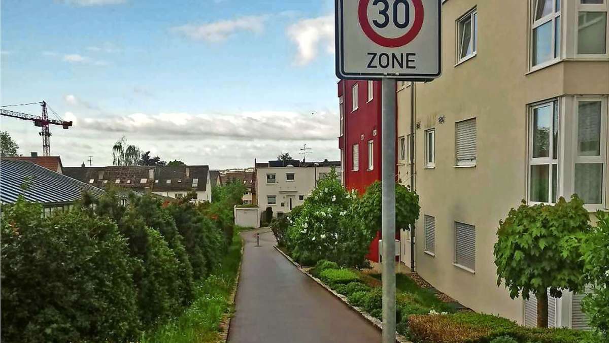  Hat die Stadt Stuttgart im Steckfeld ein 30er-Zonen-Schild „entsorgt“? Der tiefere Sinn des Standorts ist jedenfalls nicht auf den ersten Blick zu erkennen. 
