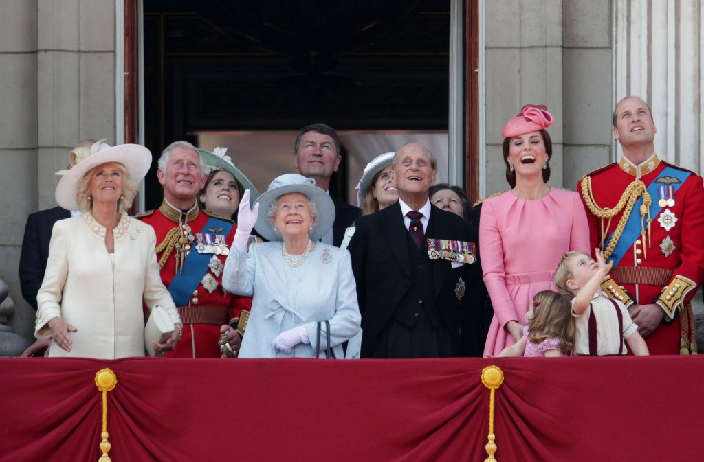 ... feierten sie die Parade „Trooping the Colour“ anlässlich des 91. Geburtstages der Queen. Der eigentliche Geburtstag der Queen war am 21. April.