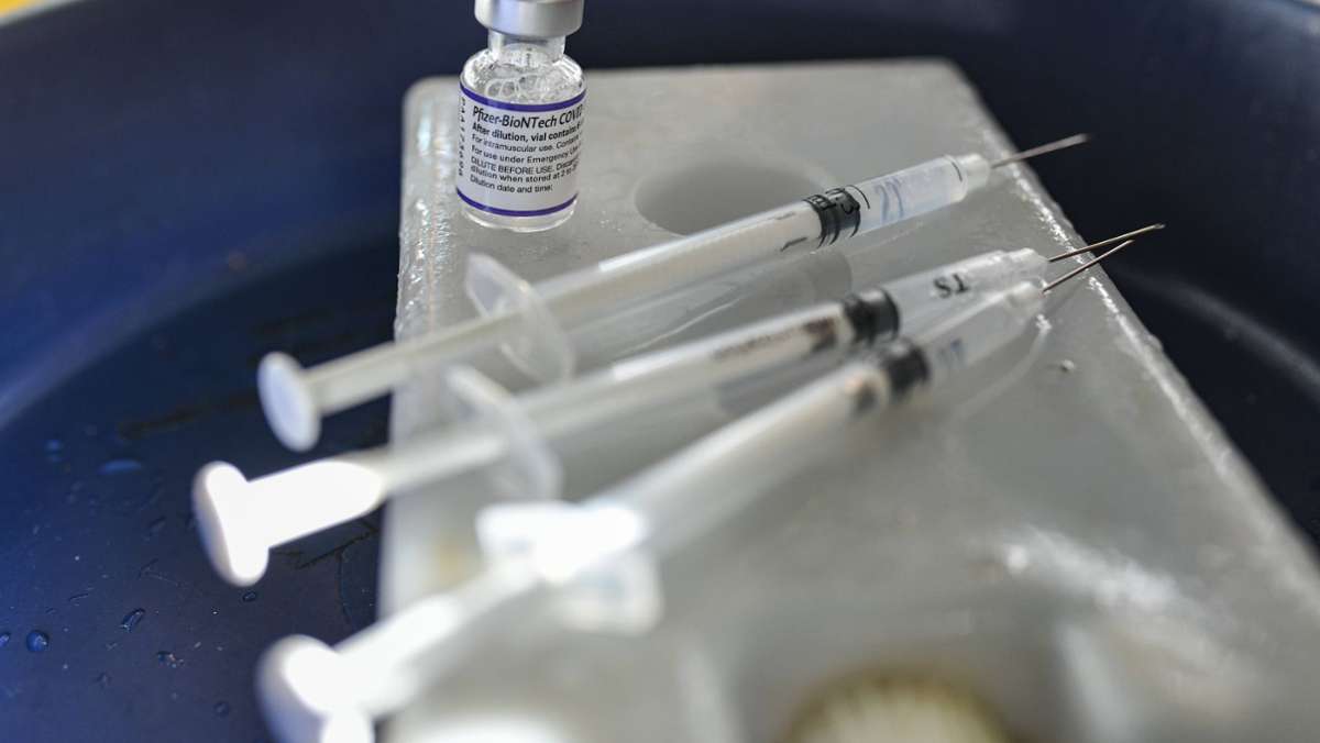 Impfen gegen Coronavirus: EU-Behörden empfehlen zweiten Booster für alle ab 60
