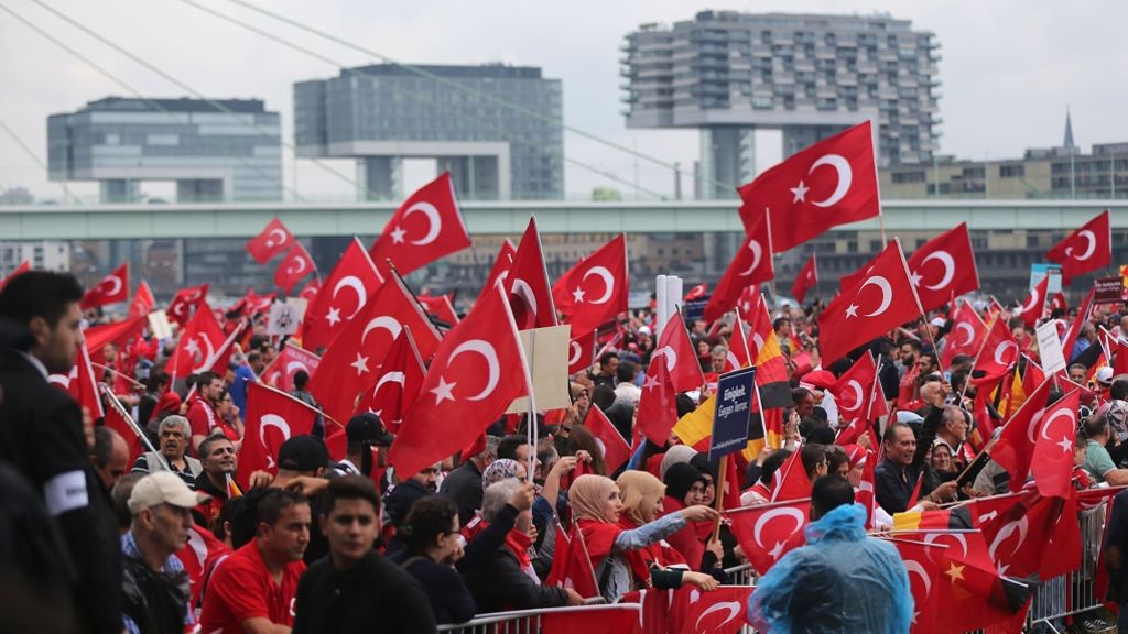 Ahmet Akinti: Türkischer Generalkonsul fordert mehr Akzeptanz