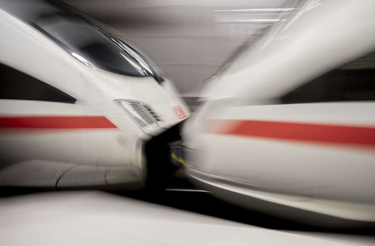 Fahrgäste der Deutschen Bahn müssen vorerst keine Streiks mehr fürchten. (Symbolbild) Foto: dpa/Christoph Soeder