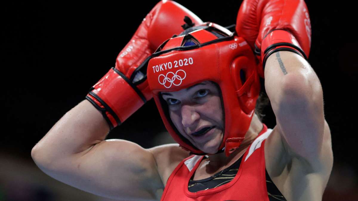  Nadine Apetz, die erste deutsche Boxerin bei Olympischen Sommerspielen, scheidet früh aus. Und kreiert doch einen olympischen Moment. 