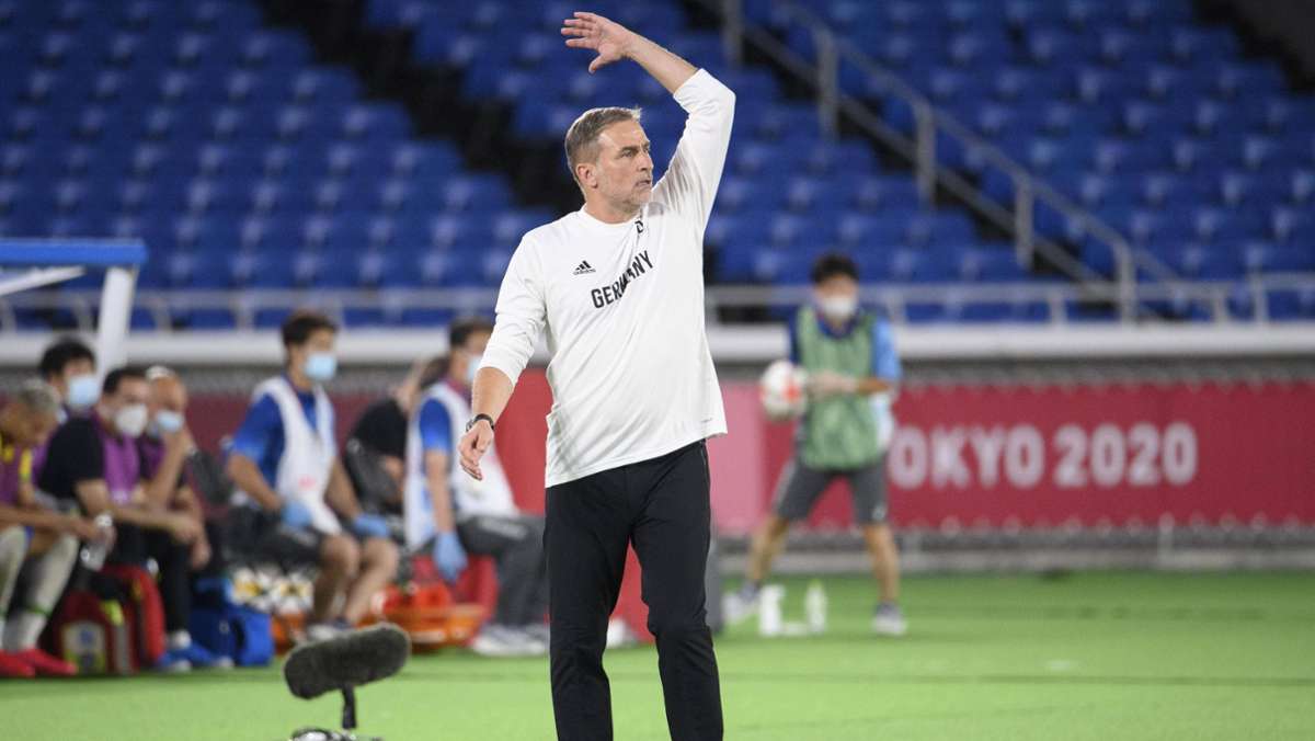  Trainer Stefan Kuntz hat mit seiner Kritik am Desinteresse der Fußball-Bundesligisten an Olympia nachgelegt. Derweil rechtfertigte Hans-Joachim Watzke das Vorgehen der Clubs. 