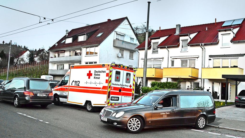 Kohlenmonoxid-Vergiftung  in Esslingen: Obduktion der Leichen  soll letzte Zweifel ausräumen