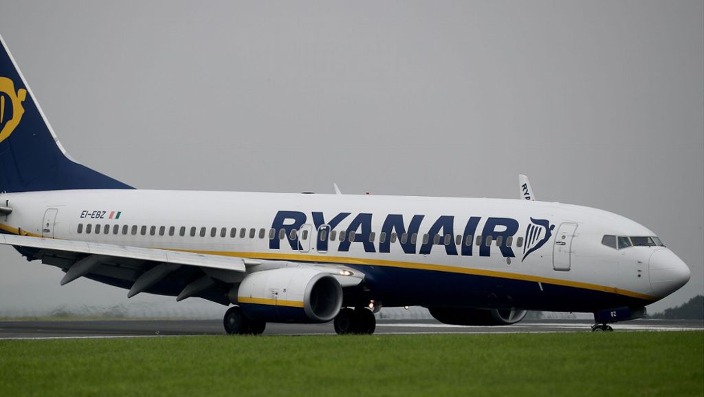 Ryanair-Maschine in Frankfurt-Hahn: Passagiere nach Druckabfall wieder aus Klinik entlassen