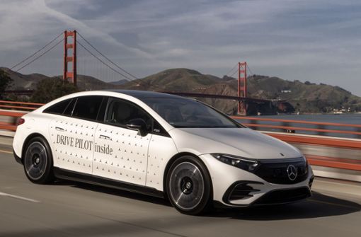 Ein EQS-Modell auf Demonstrationsfahrt vor der Kulisse der Golden Gate Bridge in San Francisco Foto: Mercedes-Benz AG