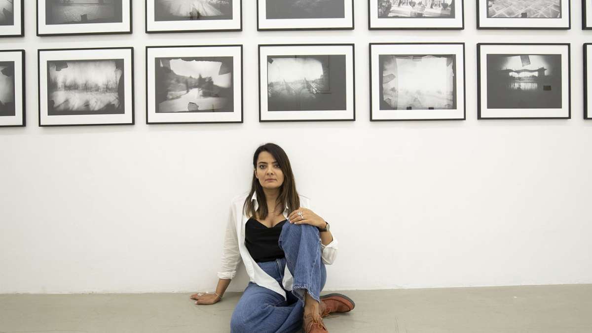 Galerie Sturm Stuttgart: Mona Radziabari: Wie eine junge Iranerin zum Shootingstar der hiesigen Kunstszene wurde