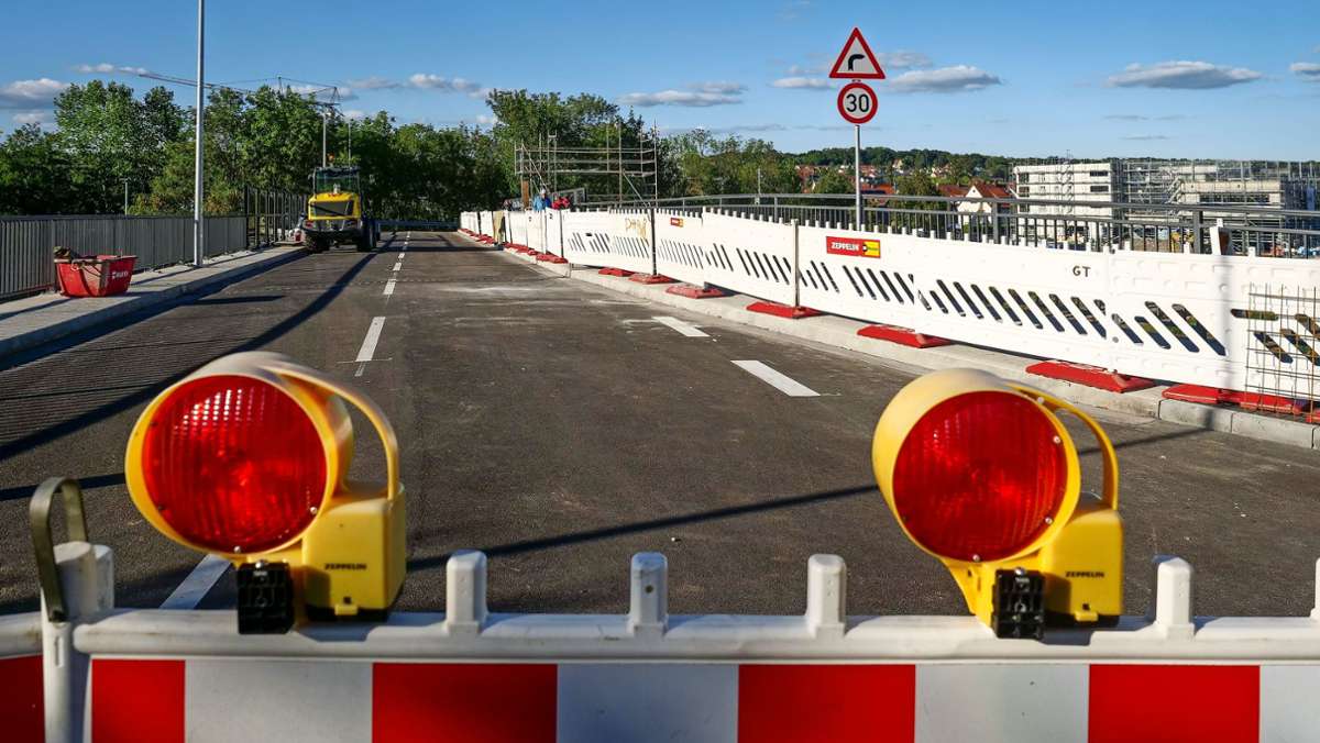 Sanierung noch nicht beendet: Korntaler Bahnbrücke bleibt weiter gesperrt