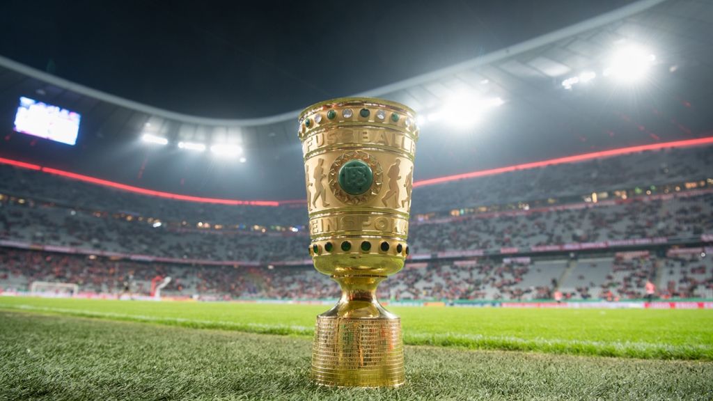  Der FC Bayern und Borussia Dortmund treffen im Pokal-Achtelfinale zuhause auf Bundesliga-Gegner. Die Münchner bekommen es mit dem VfL Wolfsburg zu tun, die Westfalen empfangen Hertha BSC. Viertligist Walldorf und die Sportfreunde Lotte hoffen auf weitere Erfolge. 