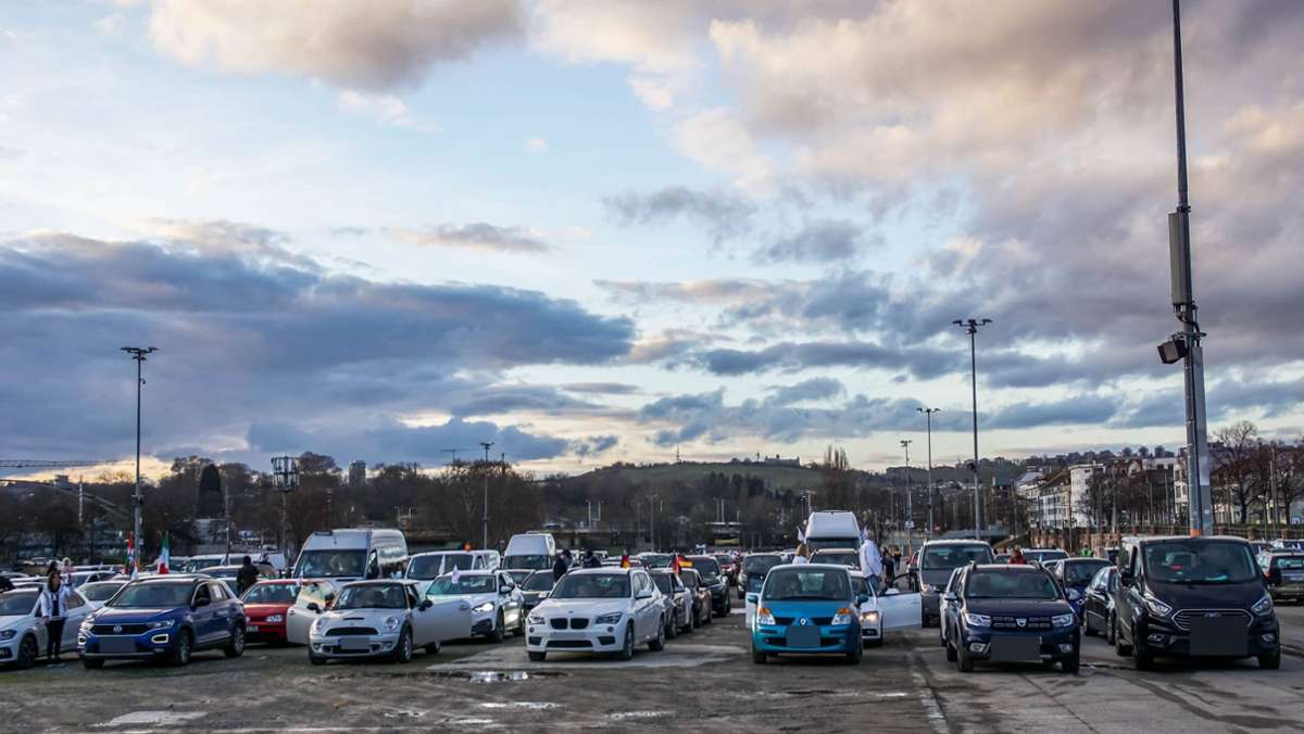 Autokorso von Stuttgart nach Ludwigsburg: Hier müssen Verkehrsteilnehmer am Freitag mit Stau rechnen