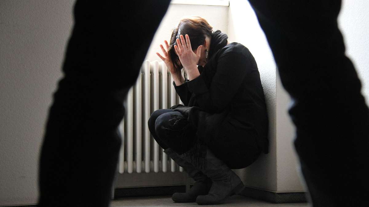 Betroffene erzählt von häuslicher Gewalt: „Ich hätte beim ersten Schlag gehen sollen“