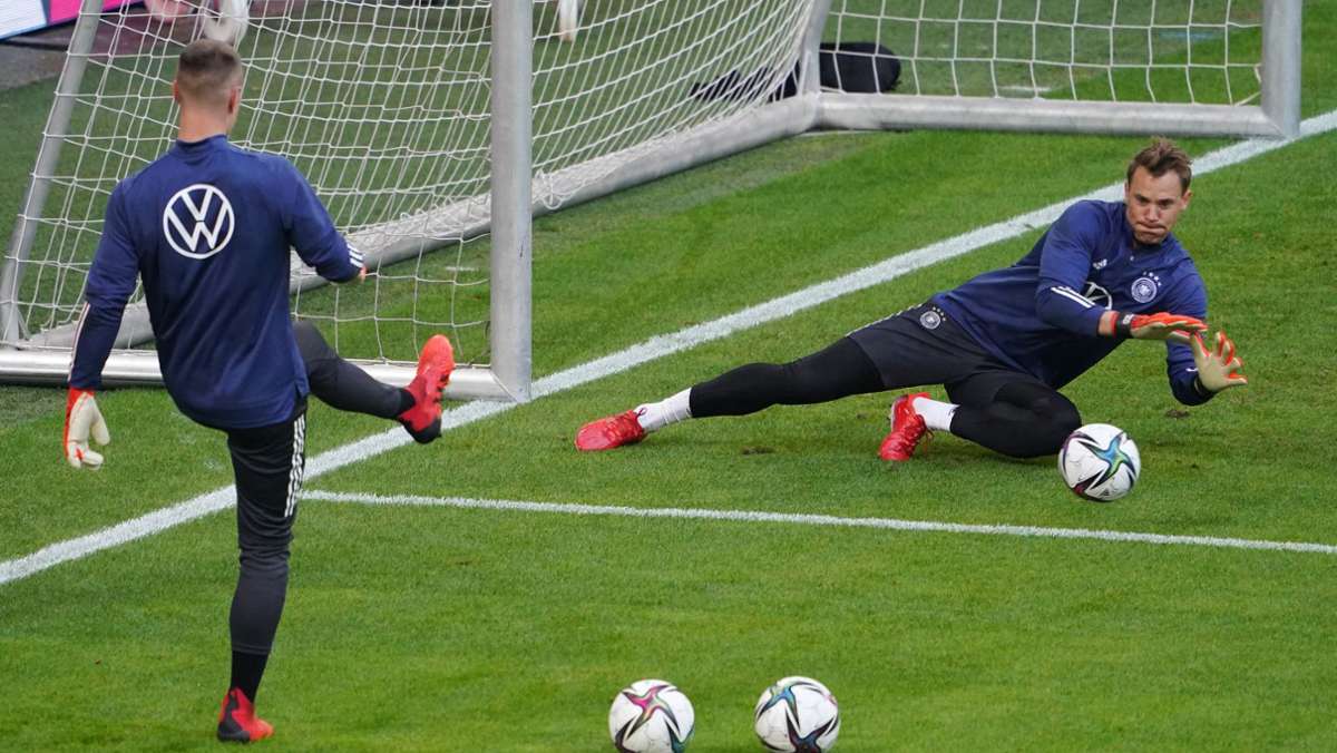  Kapitän Manuel Neuer fällt offenbar für das WM-Qualifikationsspiel des DFB-Teams gegen Rumänien aus. Das berichtet die „Bild“-Zeitung am Freitagnachmittag. 