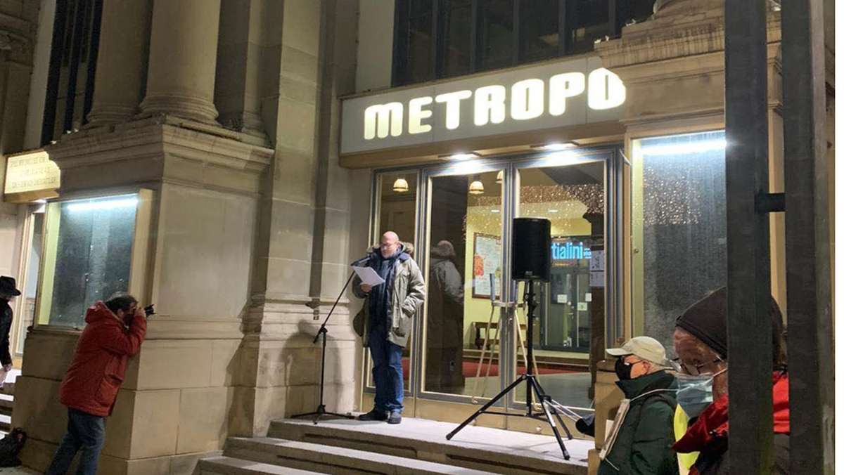  Wenn Kino im Metropol nicht überlebt – sollte dann eine Bühne für Künstler einziehen? Die Grünen fordern, Kombinutzungen zu prüfen. „Verlockend“ nennt Varieté-Chef Timo Steinhauer die Idee, dass der Friedrichsbau zurück in die City zieht. 