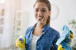 Fenster putzen für Faule – So geht‘s am schnellsten