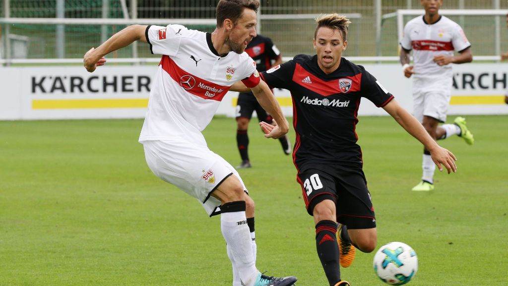  Der VfB Stuttgart hat ein Testspiel gegen den FC Ingolstadt mit 0:1 verloren. Dabei musste der VfB auch eine Schrecksekunde verdauen. 